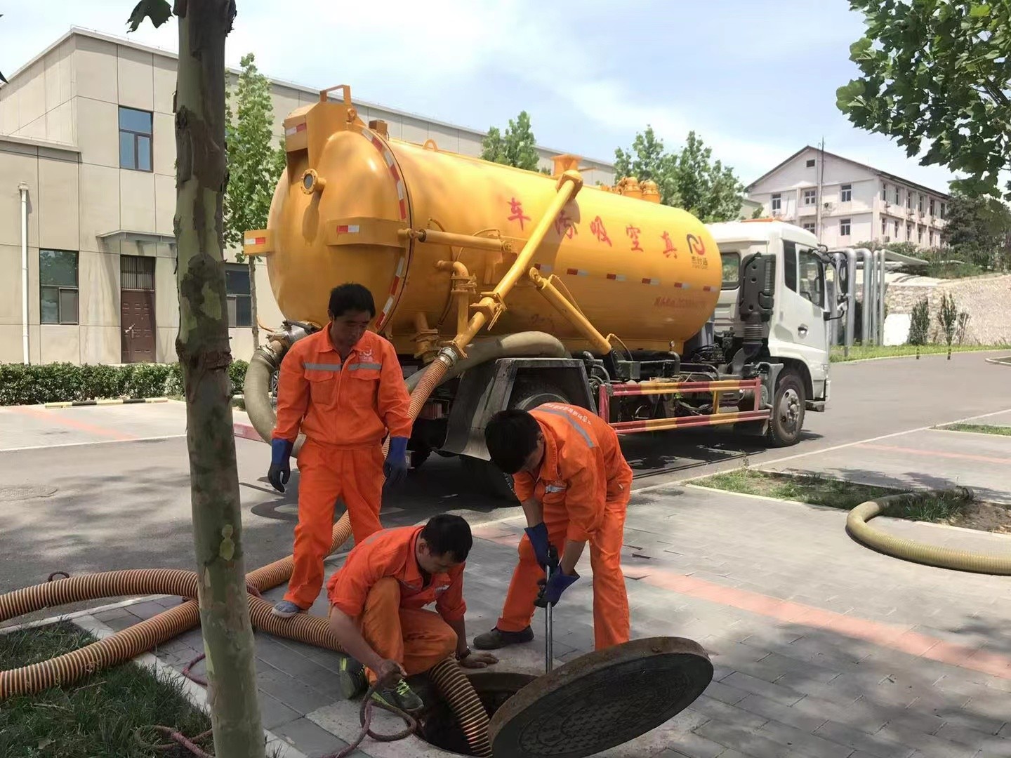 乐都化粪池清理与5-8吨吸粪车施工效率分析